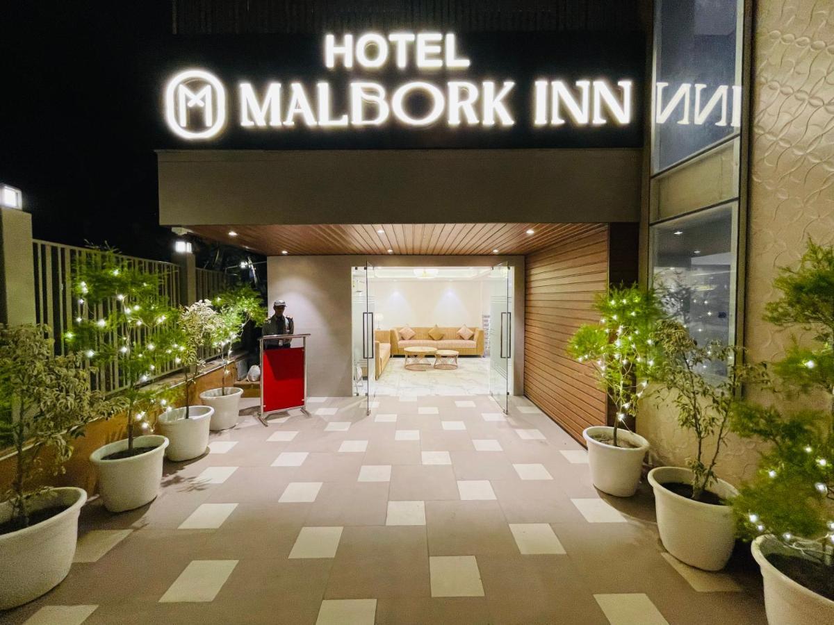 Hotel Malbork Inn @ Janakpuri Дели Экстерьер фото